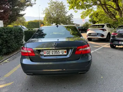Mercedes-Benz E 300 CGI BlueEfficiency — Berline premium 4Matic, motorisation 252 ch — détail