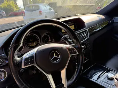 Mercedes-Benz E 300 CGI BlueEfficiency — Berline premium 4Matic, motorisation 252 ch — Miniature 18