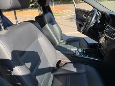 Mercedes-Benz E 300 CGI BlueEfficiency — Berline premium 4Matic, motorisation 252 ch — Miniature 19