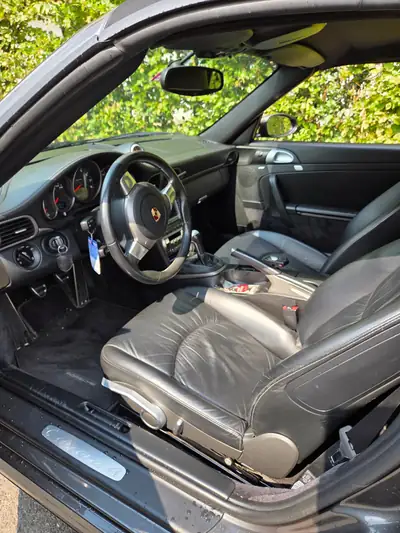 Porsche 911 3.6 Carrera 4 — Cabriolet légendaire, 57'150 km, toit ouvert — arrière