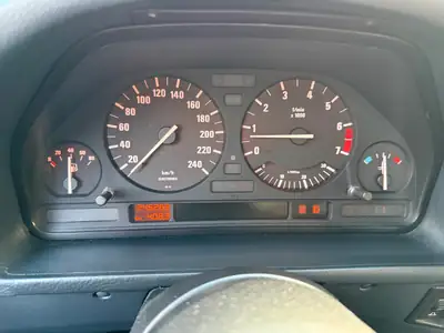 BMW 525 — Berline de prestige 1989, moteur révisionné, occasion fiable — Miniature 8