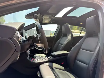Mercedes-Benz GLA 45 AMG 4Matic — Performance urbaine et polyvalence SUV — Miniature 10