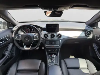 Mercedes-Benz GLA 45 AMG 4Matic — Performance urbaine et polyvalence SUV — Miniature 12