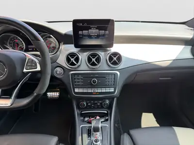 Mercedes-Benz GLA 45 AMG 4Matic — Performance urbaine et polyvalence SUV — Miniature 13