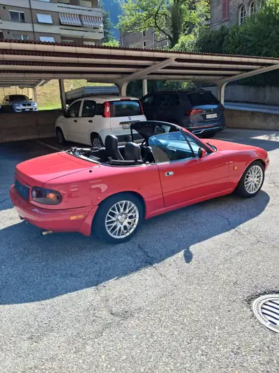 Mazda MX-5 1993 — Le roadster emblématique, authentique et joueur — vue extérieure