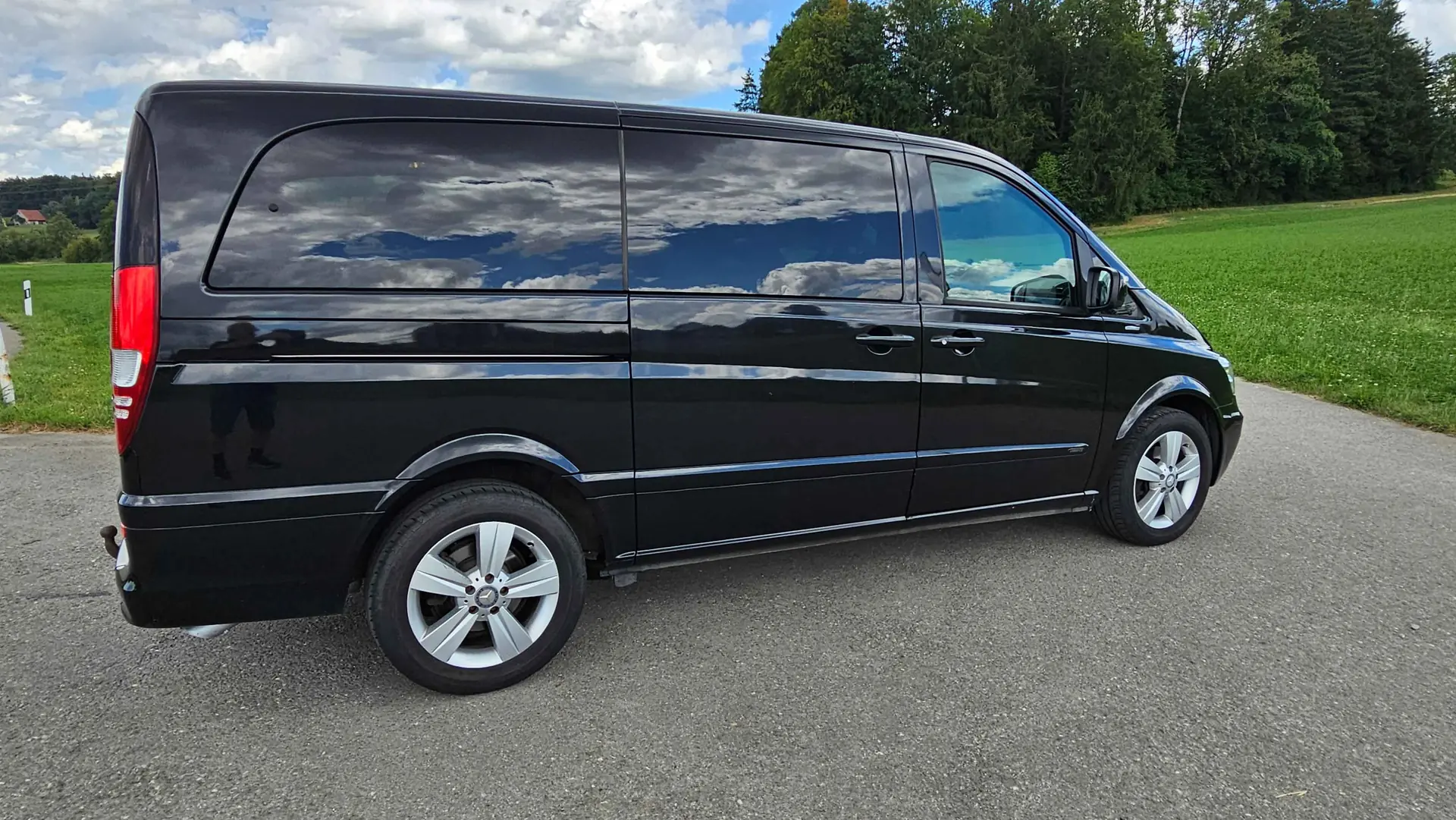 Mercedes-Benz Viano Trend Ambiente Avantgarde Lang — Monospace diesel spacieux, 126 000 km — vista esterna
