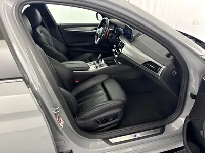BMW 530d xDrive Touring — Prestige M5-Look, diesel performant, sans accident — Miniature 9