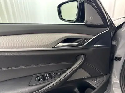BMW 530d xDrive Touring — Prestige M5-Look, diesel performant, sans accident — Miniature 10