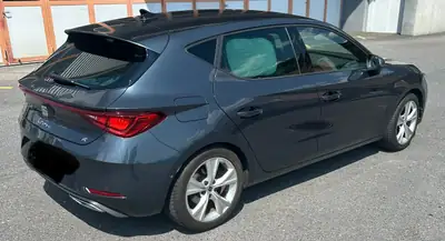 SEAT Leon 1.5 eTSI 150 Hola — Breaks hybride mild, 42 500 km, design anthracite — Seitenansicht