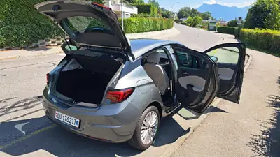 Opel Astra 1.4 T 150 ch — Berline dynamique, 37 000 km seulement — Miniature 11