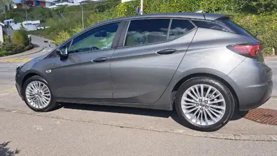 Opel Astra 1.4 T 150 ch — Berline dynamique, 37 000 km seulement — Miniature 14
