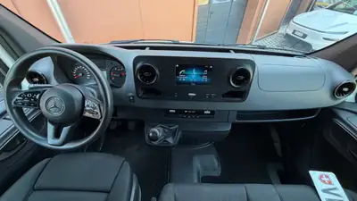 Mercedes-Benz Sprinter 316 CDI Lang — Utilitaire fiable, équipements premium, 141'490 km — détail