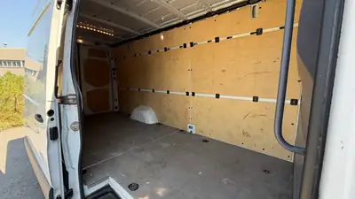 Mercedes-Benz Sprinter 316 CDI Lang — Utilitaire fiable, équipements premium, 141'490 km — Miniature 15