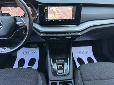 Skoda Octavia Combi 2.0 TDI DSG 4×4 — Polyvalence robuste, moteur éprouvé, services suivis — tableau de bord