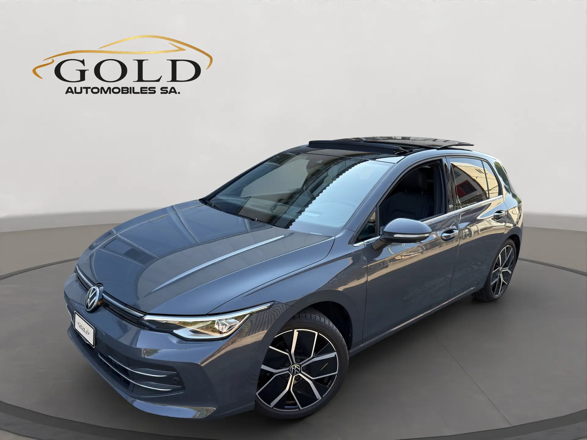 VW Golf 1.5 e-TSI mHEV Edition 50 — Hybride léger, toit panoramique, 17 800 km