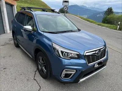 Subaru Forester 2.0i e-Boxer Luxury — SUV hybride AWD, 75'000 km, sans accident — exterior view