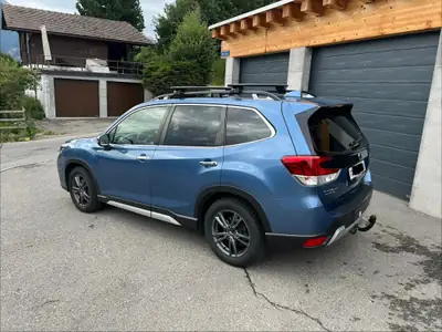Subaru Forester 2.0i e-Boxer Luxury — SUV hybride AWD, 75'000 km, sans accident — interior