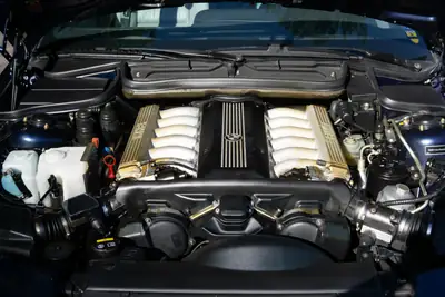 BMW 850i Coupé 1995 — Un classique intemporel de prestige allemand — Miniatur 8