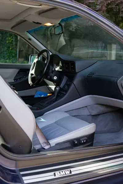 BMW 850i Coupé 1995 — Un classique intemporel de prestige allemand — Miniatur 11