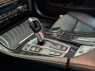 BMW 520d xDrive 2014 — Berline diesel performante, entretien BMW complet — détail
