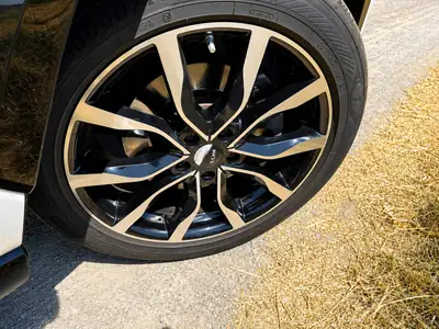 Toyota RAV4 2.5 HEV Style 2019 — SUV hybride très entretenu, toit panoramique — Miniature 13