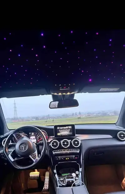 Mercedes-Benz GLC 250 AMG Line — SUV premium 4x4, essence performante et fiable — vista posteriore