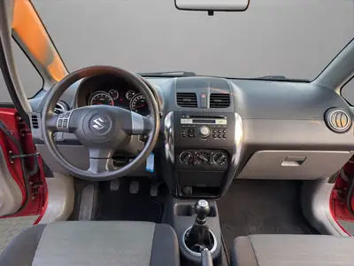 Suzuki SX4 1.6 GL Top 4WD — Robuste SUV polyvalent, 4x4 intégral et entretien à jour — Miniature 14