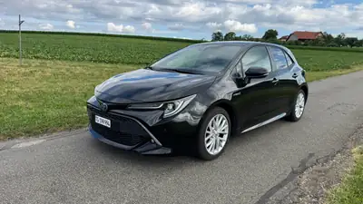 Toyota Corolla 2.0 HSD Trend — Hybride performant, consommation ultra-économique — interni