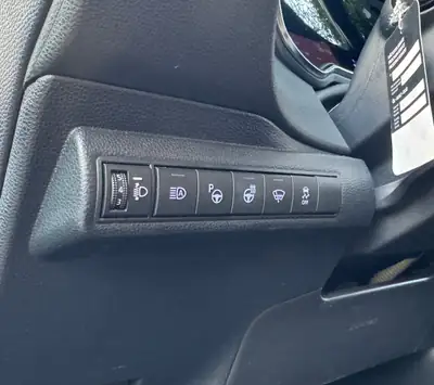 Toyota Corolla 2.0 HSD Trend — Hybride performant, consommation ultra-économique — Miniatura 10
