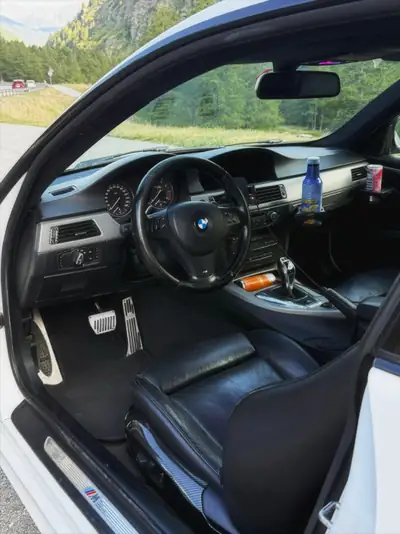 BMW 335i Coupé — Sportive allemande performante, moteur N55 affûté — interni