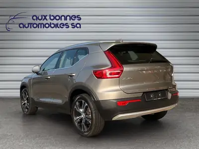 Volvo XC40 T5 TwE Inscription — SUV hybride rechargeable, entretien suivi — côté