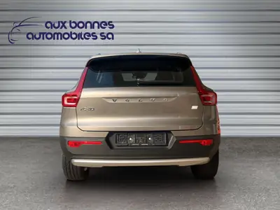 Volvo XC40 T5 TwE Inscription — SUV hybride rechargeable, entretien suivi — Miniature 7