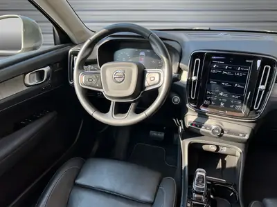 Volvo XC40 T5 TwE Inscription — SUV hybride rechargeable, entretien suivi — Miniature 10