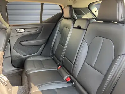 Volvo XC40 T5 TwE Inscription — SUV hybride rechargeable, entretien suivi — Miniature 13