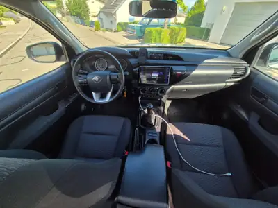 Toyota HI-LUX 2.4 D-4D Double Cab 4x4 — Robustesse diesel et polyvalence tout-terrain — détail
