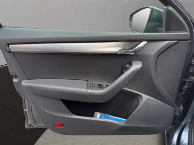 Skoda Octavia Combi 2.0 TDI 4x4 — SUV familial robuste, sans accident, prêt à l'emploi — Miniature 12