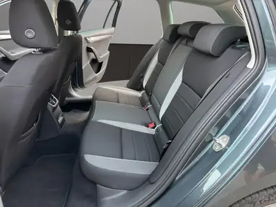 Skoda Octavia Combi 2.0 TDI 4x4 — SUV familial robuste, sans accident, prêt à l'emploi — Miniature 13