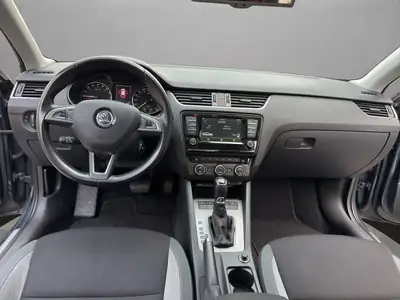 Skoda Octavia Combi 2.0 TDI 4x4 — SUV familial robuste, sans accident, prêt à l'emploi — Miniature 14
