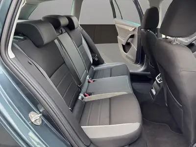 Skoda Octavia Combi 2.0 TDI 4x4 — SUV familial robuste, sans accident, prêt à l'emploi — Miniature 18