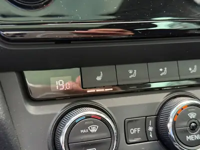 Skoda Octavia Combi 2.0 TDI 4x4 — SUV familial robuste, sans accident, prêt à l'emploi — Miniature 24