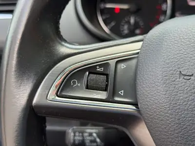 Skoda Octavia Combi 2.0 TDI 4x4 — SUV familial robuste, sans accident, prêt à l'emploi — Miniature 28