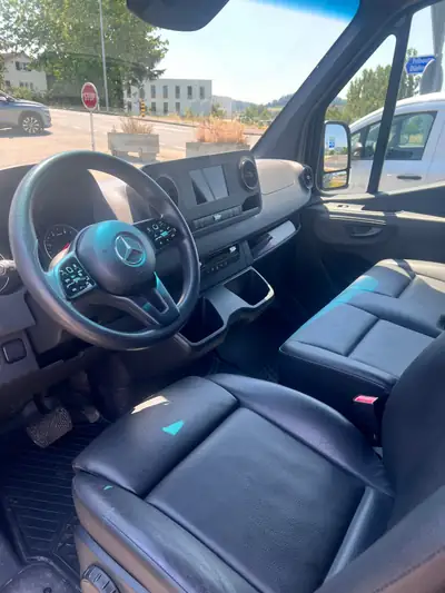 Mercedes-Benz Sprinter 2.2 CDI 163 — Utilitaire fiable, faible kilométrage — intérieur
