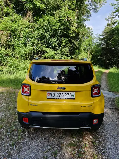 Jeep Renegade 2.0 CRD 140 Freedom AWD — SUV compact diesel, 4×4 authentique — intérieur