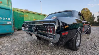Ford Mustang C-Code V8 289 — L'icône américaine des années 60, moteur authentique — Detail