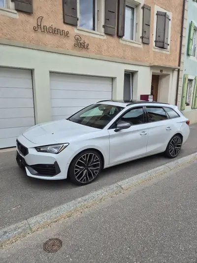 CUPRA Leon 2.0 TSI 310 4Drive — Break sportif 4x4, 92 000 km seulement — vista esterna