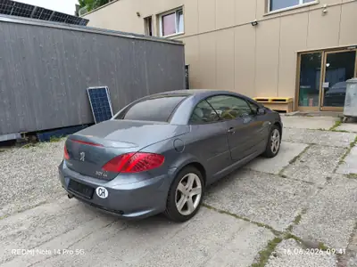 Peugeot 307 Cabriolet 2.0 16V — Décapotable élégante, fraîchement contrôlée — intérieur