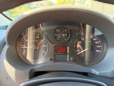 Toyota Proace 1.6D Glass Van — Utilitaire polyvalent, vitrages teinté, parfait pour artisans — Miniature 9