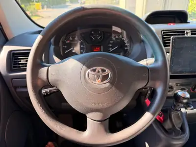 Toyota Proace 1.6D Glass Van — Utilitaire polyvalent, vitrages teinté, parfait pour artisans — Miniature 13