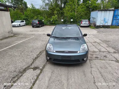 Ford Fiesta 1.6 16V — Citadine fiable des années 2000, fraîchement contrôlée — vue extérieure