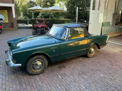Sunbeam Alpine Series IV 1964 — Roadster britannique mythique, cabriolet vert d'époque — Seitenansicht